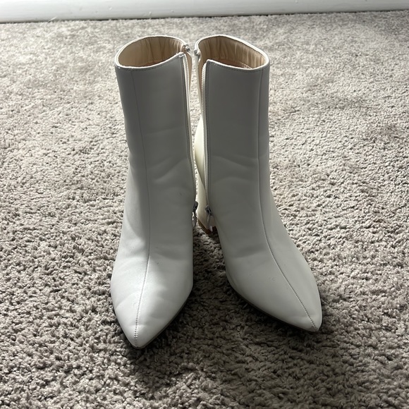 White Boots - Picture 2 of 3